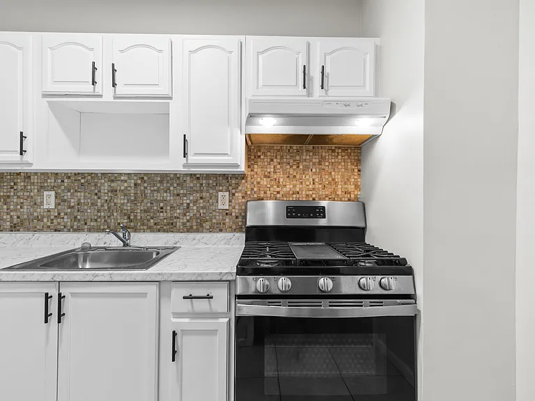336 Madison Ave #2 — Photo 5