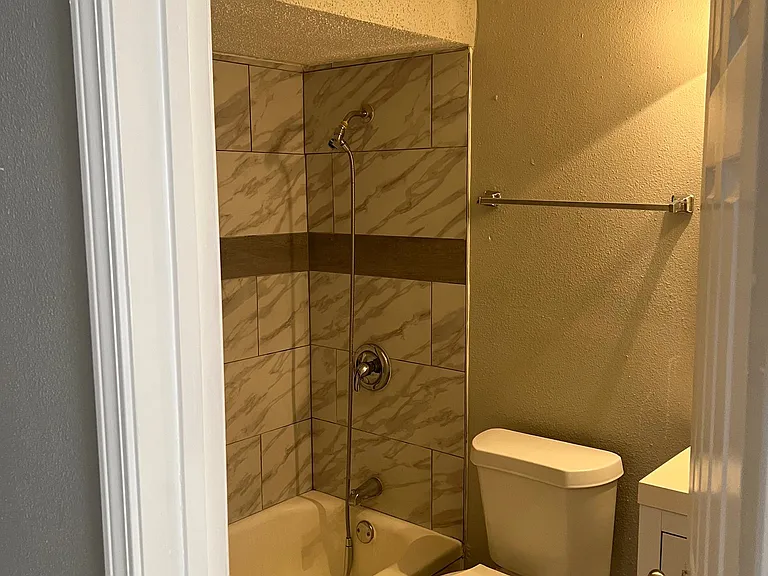 3199 Morganford Rd #6 — Photo 6