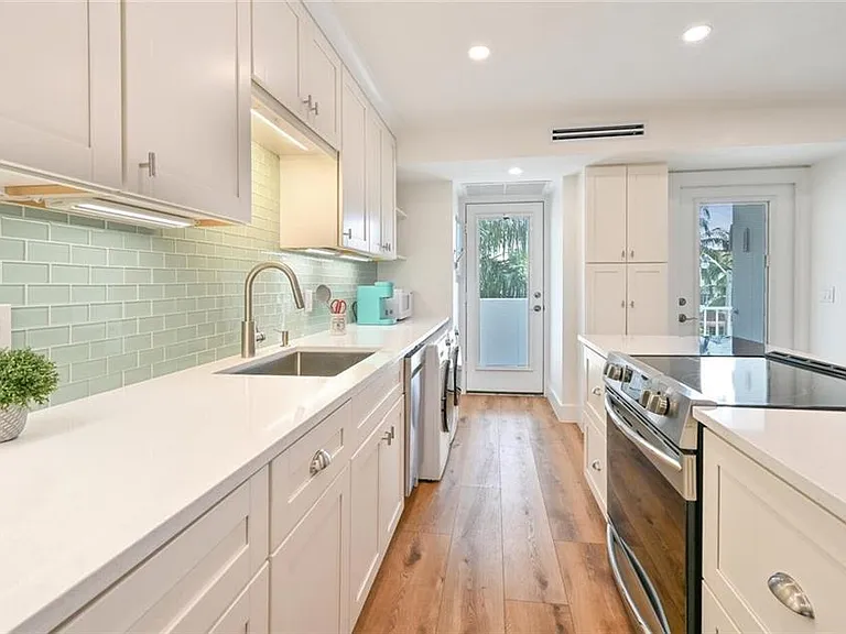 250 7th Ave S #301 — Photo 6
