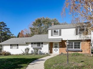 5223 Roberts Dr, Greendale, WI 53129