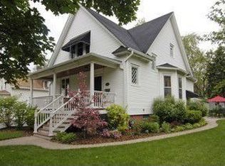 318 W Mueller St, Arlington Heights, IL 60004
