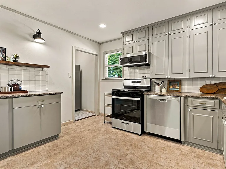 310 Hillcrest Ave — Photo 11