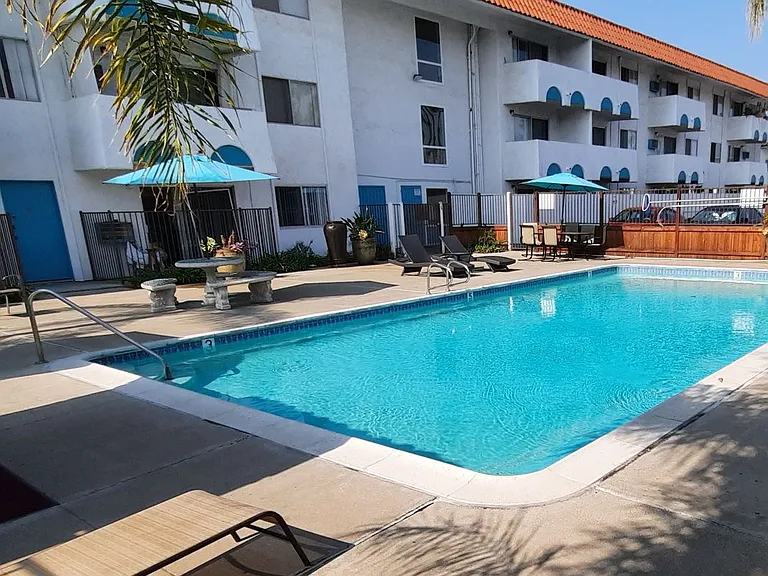 Villa Mesa Apartments — Photo 42