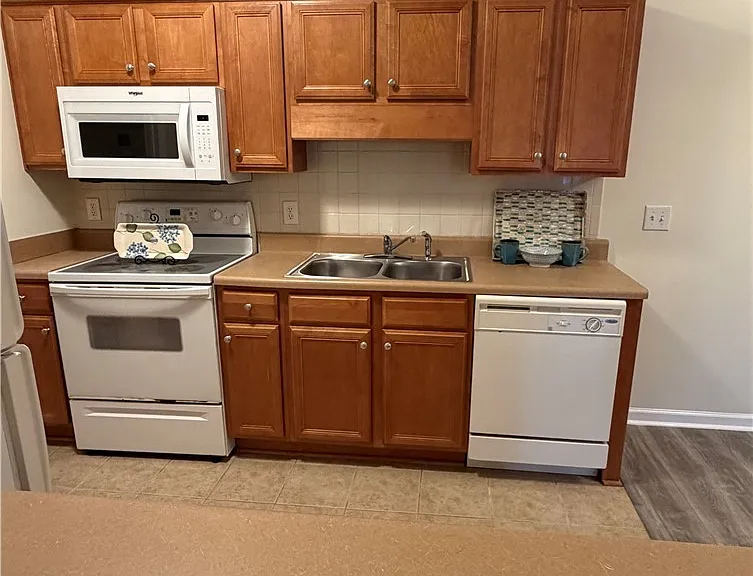 635 Marshtree Ln #206 — Photo 7