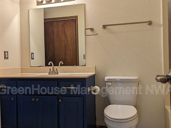 5th image of 1008 SE Benton St APT D