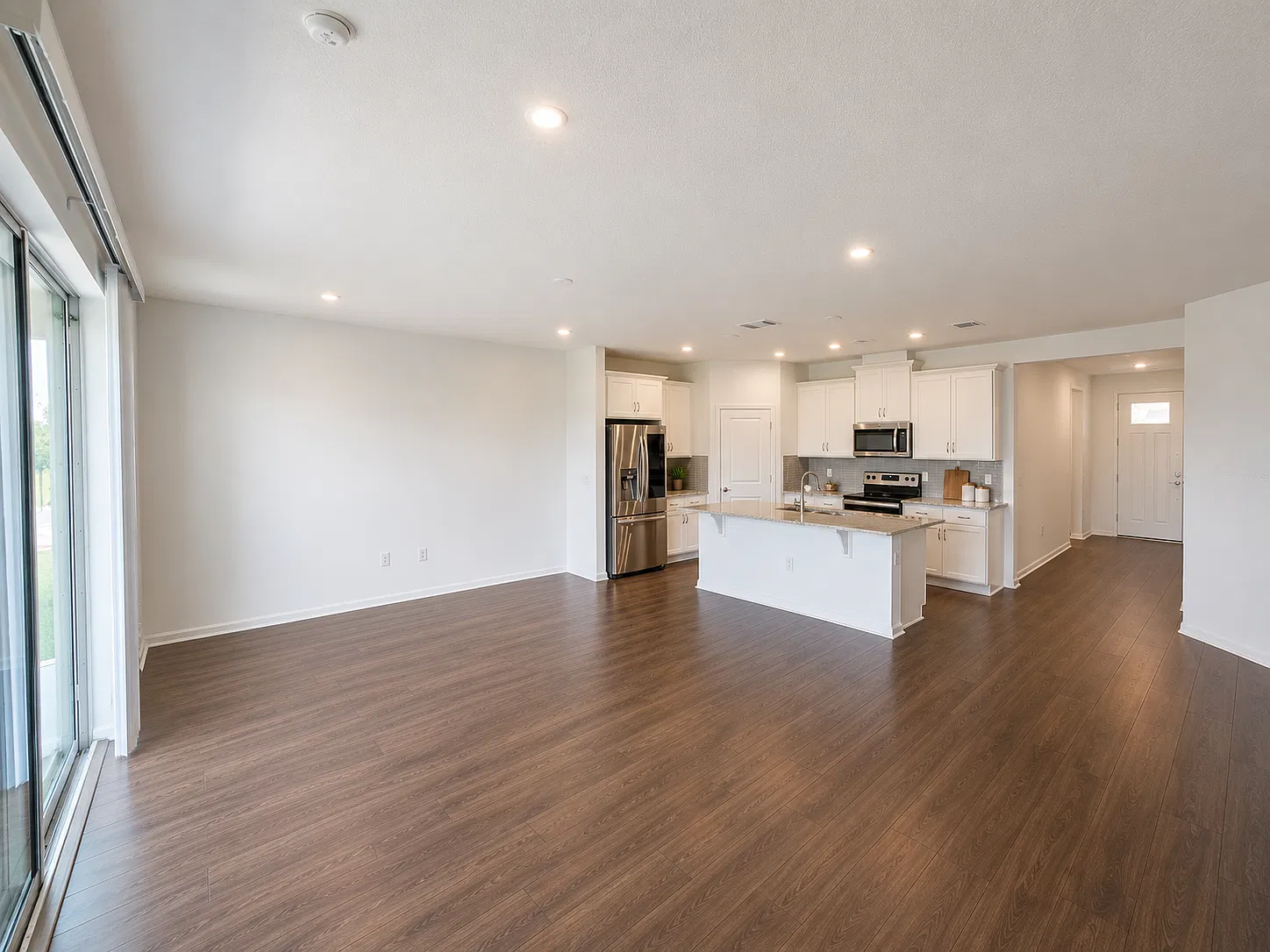 4 bed, 2042 sqft, $3,000 — Photo 3
