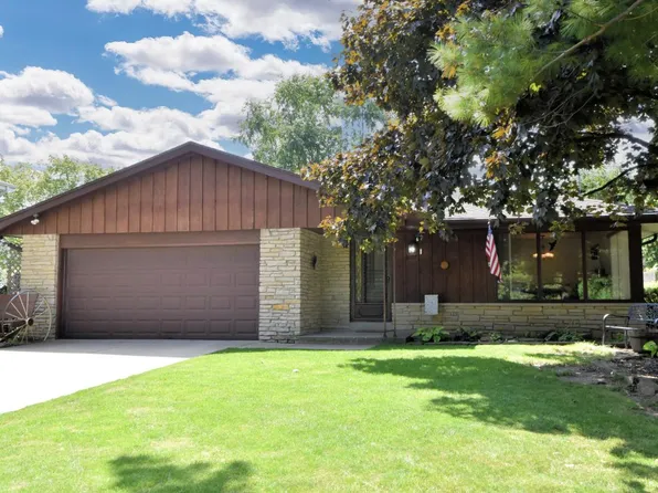 1637 Marshall AVENUE, South Milwaukee, WI 53172
