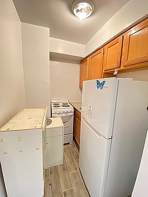 5th image of 112-45 39th Ave #6