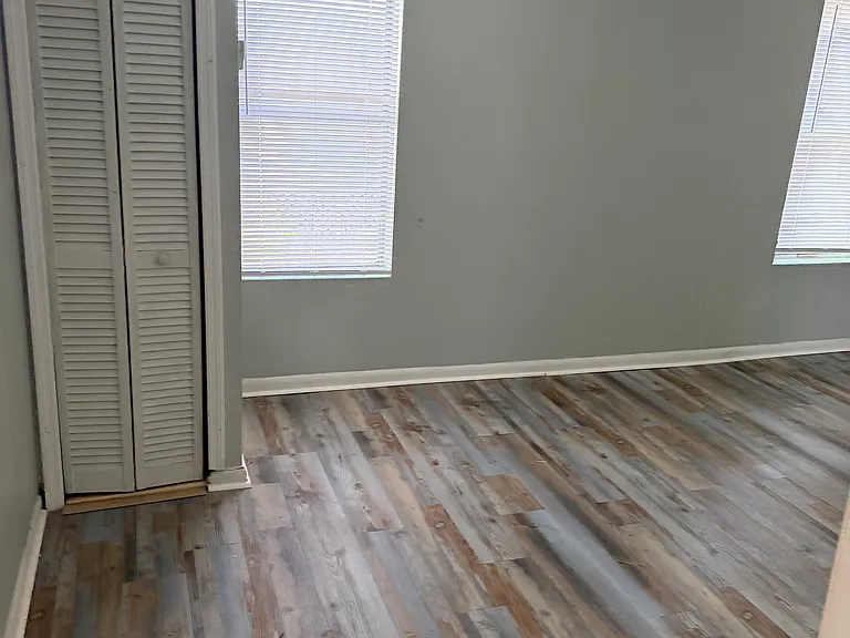 2115 Broadway Ave — Photo 9