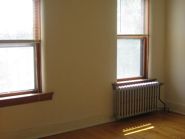 590 Holly Ave — Photo 8