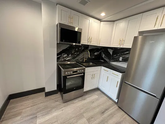 Rented by Delmark Realty LLC | media 22