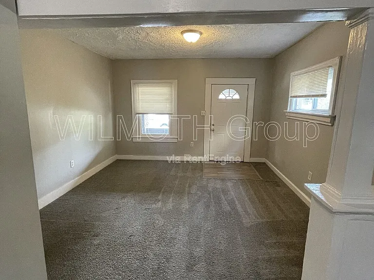 4212 E Washington St — Photo 5