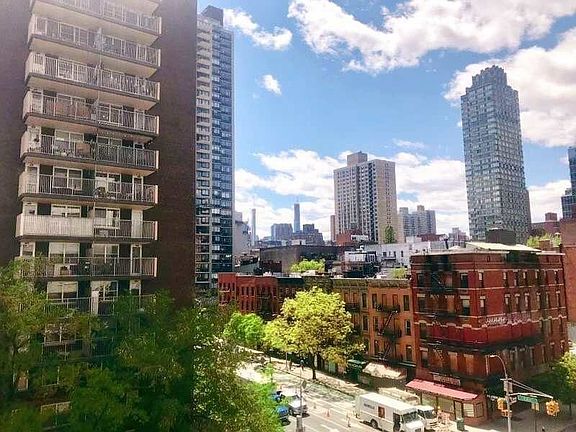 5th image of 1652 1st Ave #7E