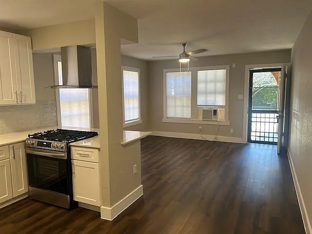 2424 Avenue 0 1/2 St #2 — Photo 3