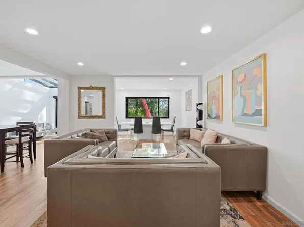 8963 Caminito Fresco, La Jolla, CA 92037