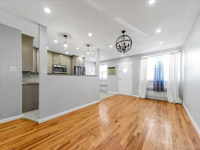 638 E 84th St #2 — Photo 3