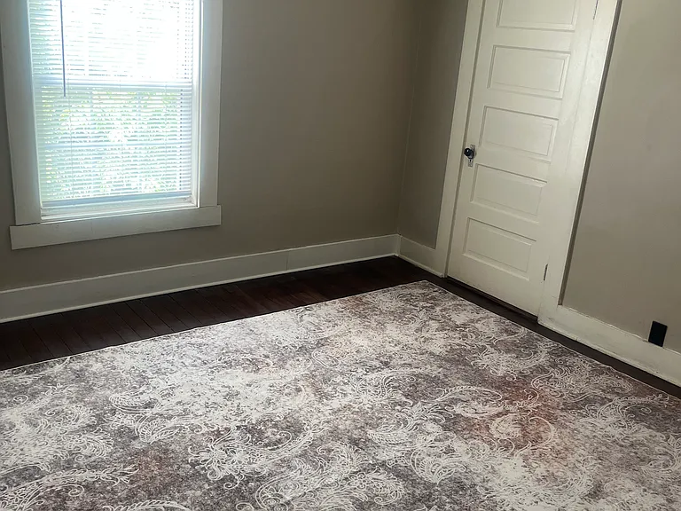 535 S Belmont Ave — Photo 18