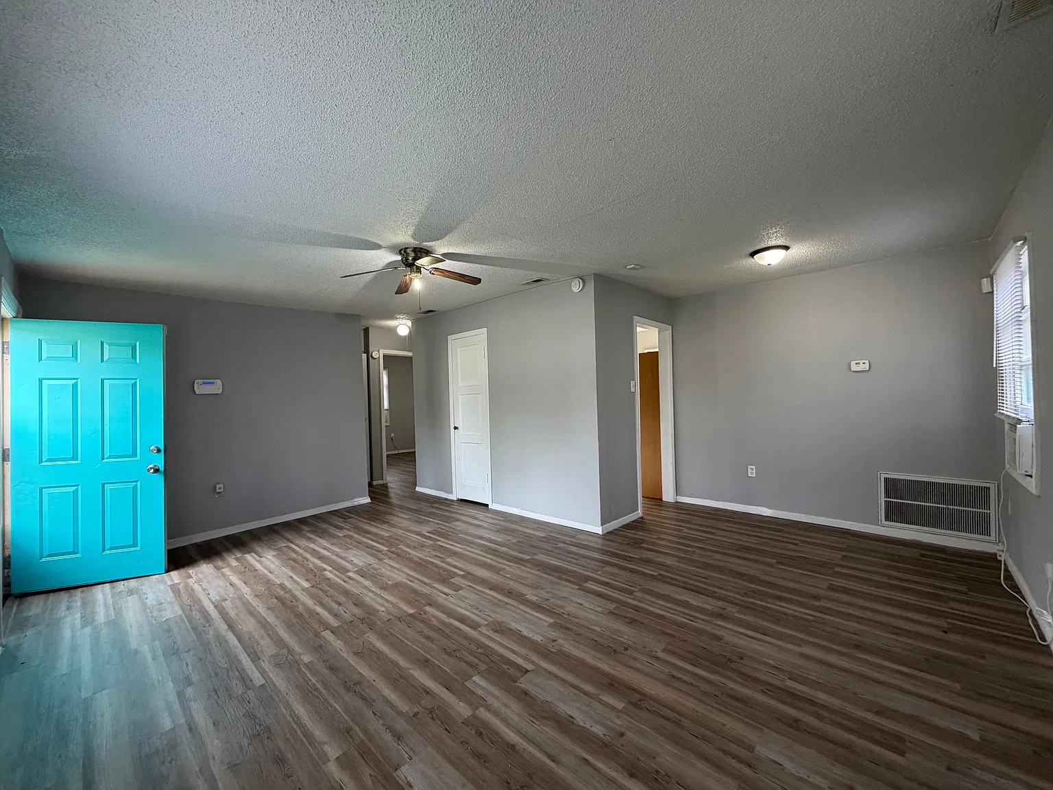 2 bed, 792 sqft, $895 — Photo 2