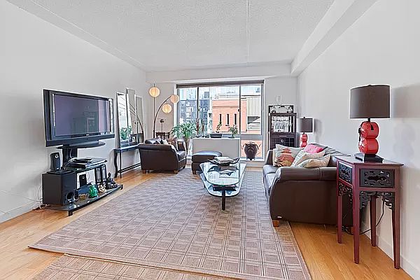 1st image of 543 W 23rd St #N10n