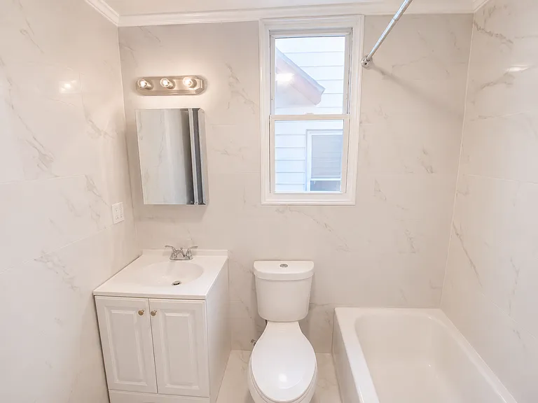 179 21st St #3B — Photo 3