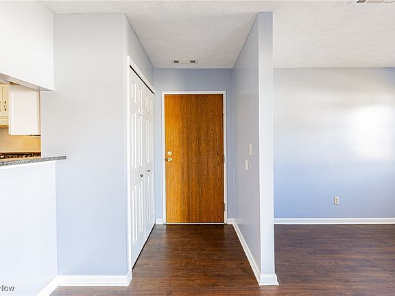 2nd image of 1150 Tollis Pkwy APT 121