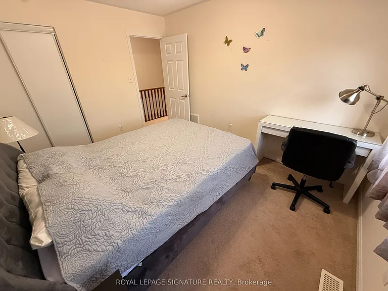 211 Chilcott Cres #MAIN 2ND FLOOR — Photo 18