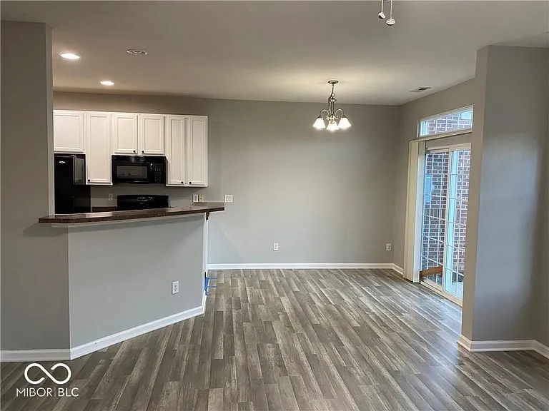 5608 Castor Way — Photo 8