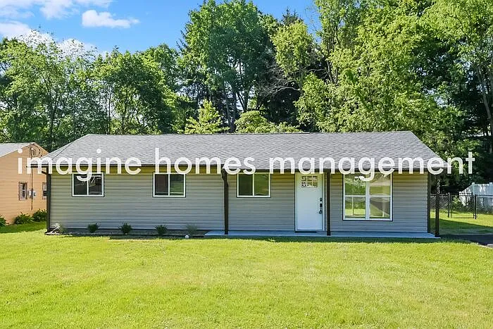 223 Sandalwood Dr — Photo 1