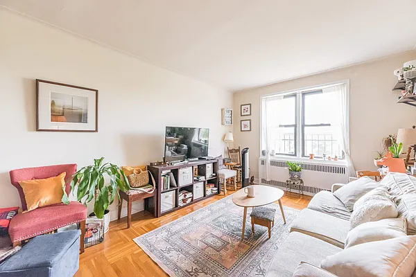 Rented by Modern Spaces | media 33