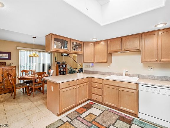 5th image of 3727 Centennial Cir