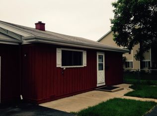 634 Saint Johns Rd, Woodstock, IL 60098