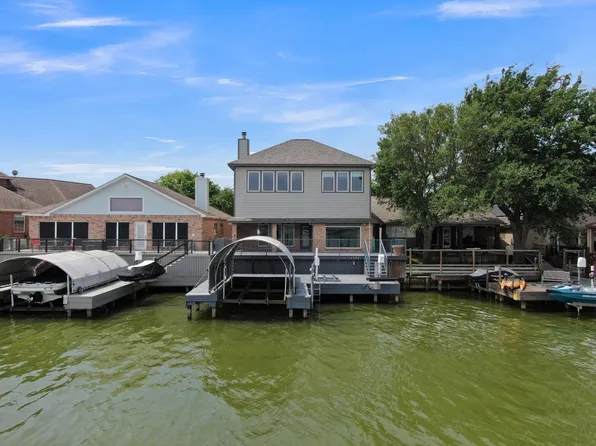 12858 Pelican Island Dr, Willis, TX 77318