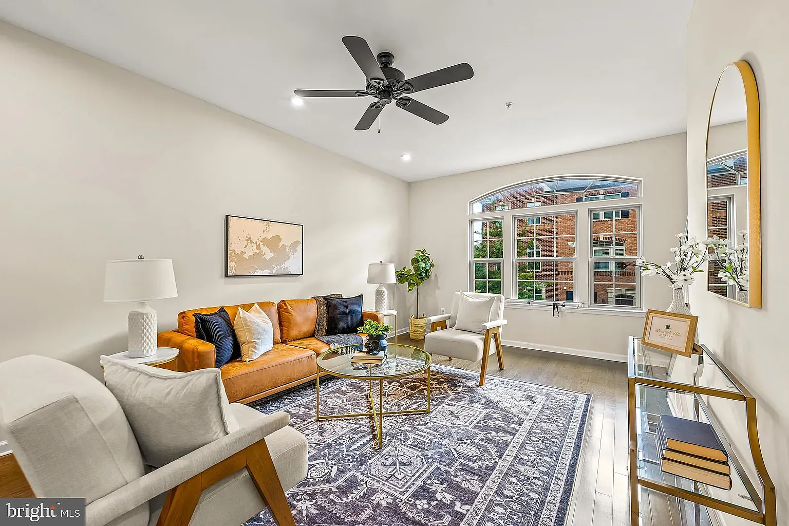 2 bed, 2.5 bath, 1600 sqft, $2,450 — Photo 2