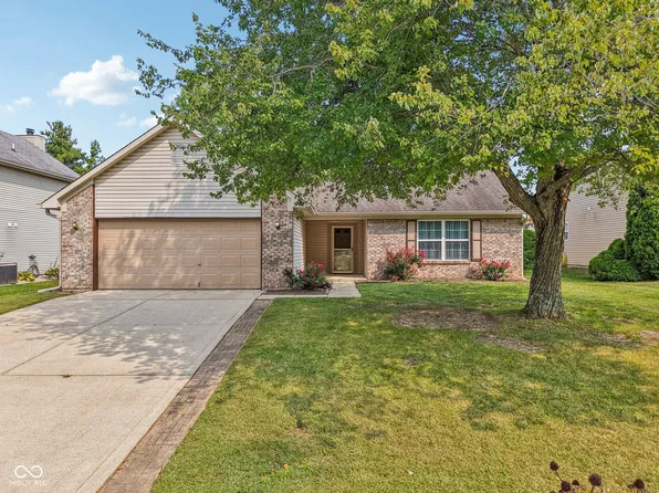 1119 Enchanted View Dr, Mooresville, IN 46158