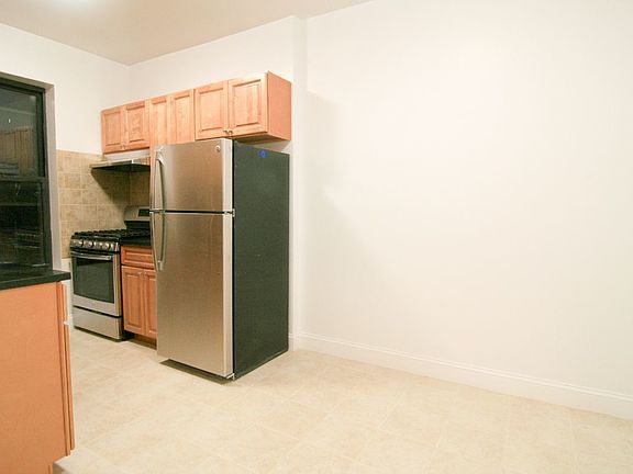 2nd image of 3206 29th St APT 4K