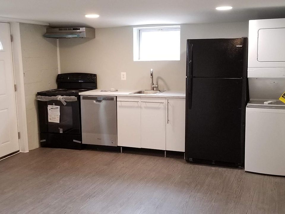 1st image of 1511 N Stafford St APT B