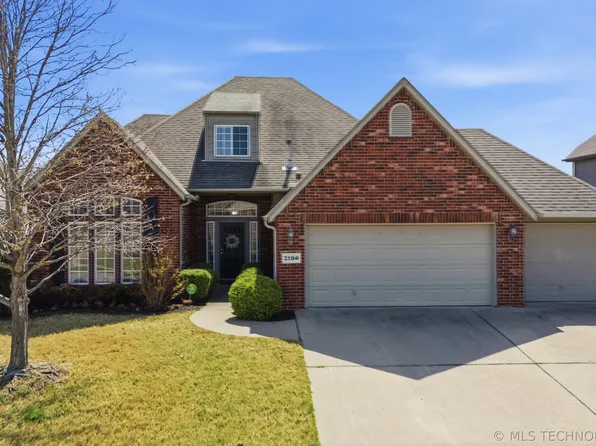 2104 W 119th Ct S, Jenks, OK 74037