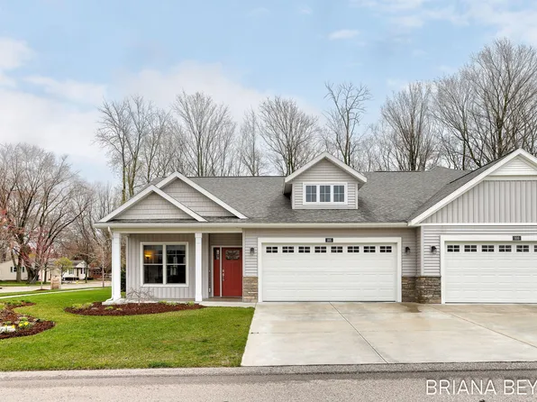 995 Maplewood Ct, Holland, MI 49423