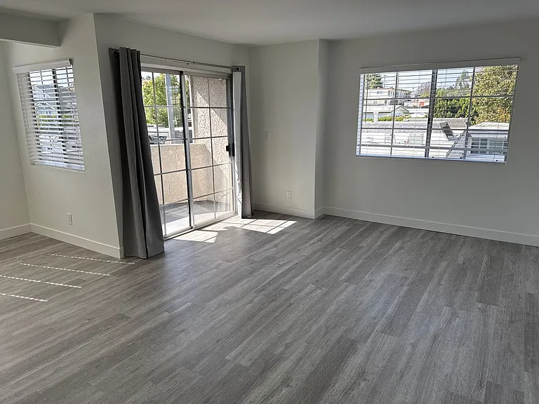 Reed and Brooke Apartments — Photo 25