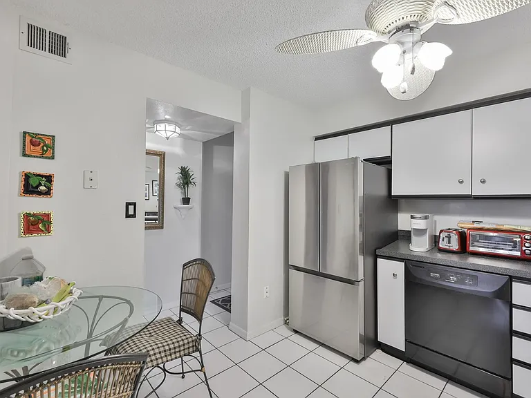 5567 Sea Forest Dr #122 — Photo 14