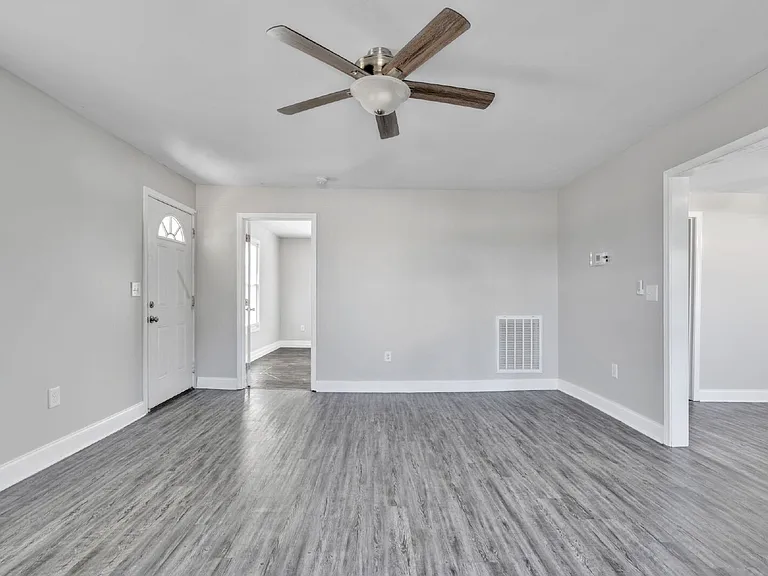 104 Lake Ave — Photo 6