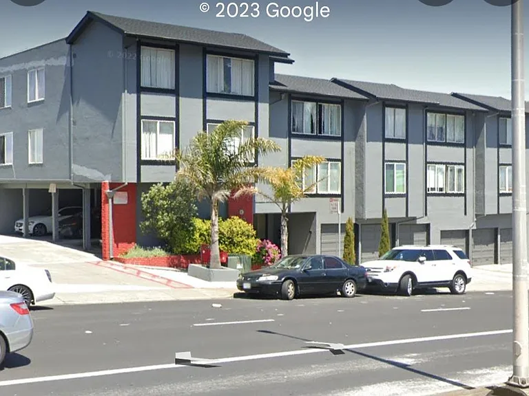 550 Clarinada Ave #0 — Photo 8