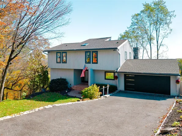 26 Summit Circle Dr, Mahopac, NY 10541