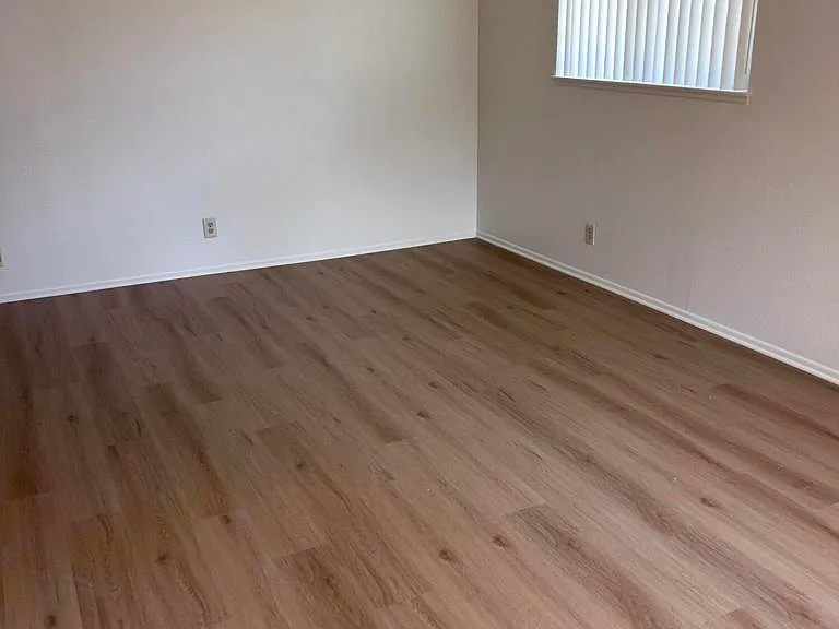 2636 Tiller Ave — Photo 5