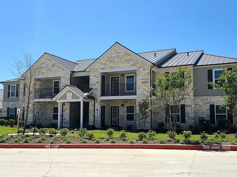 Western Springs Apartments — Photo 15
