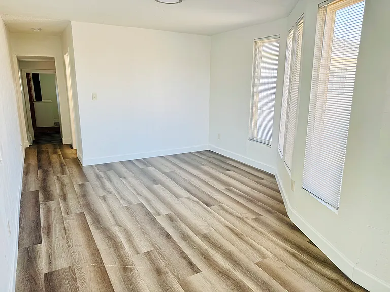 63 Cathcart Ave — Photo 15