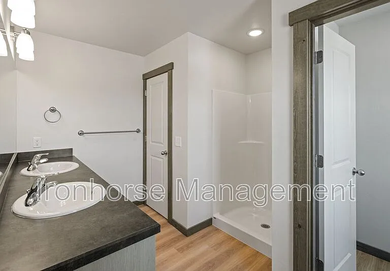 2954 W Babcock St #B — Photo 32