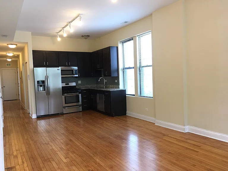 2159 W Belle Plaine Ave #2N — Photo 3