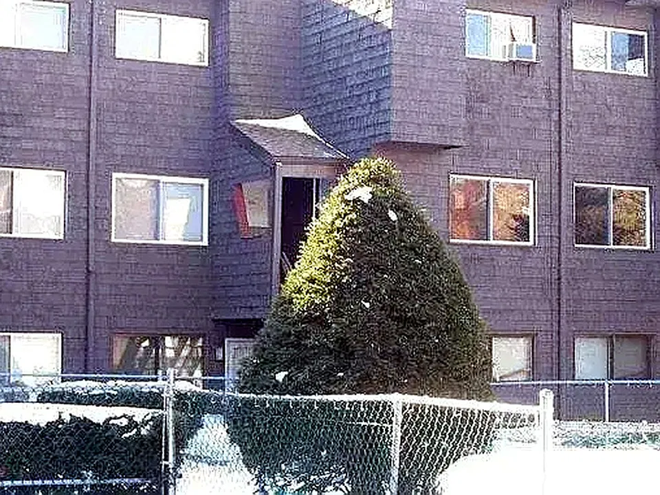 Building Photo 3