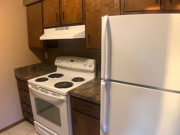2nd image of 1819 Knox St #36